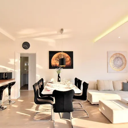 Holiday home Zoran By Interhome Makarska